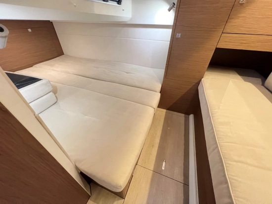 Jeanneau LEADER 36 SPORTOP gebraucht zum verkauf