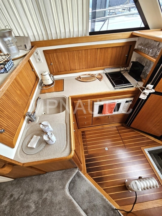 RIVIERA MARINE Riviera 43 fly preowned for sale