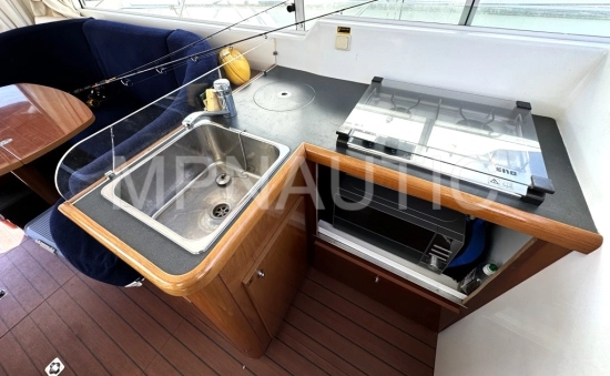 Beneteau Antares 980 gebraucht zum verkauf