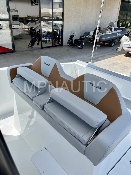 Beneteau Flyer 8 Spacedeck gebraucht zum verkauf