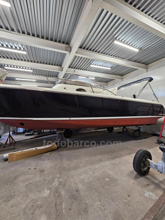 Capelli Cerri Marine 28 preowned for sale