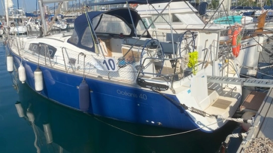 Beneteau Oceanis 40 preowned for sale