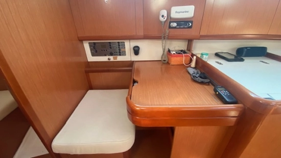 Beneteau Oceanis 40 preowned for sale