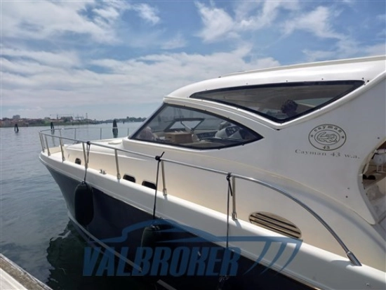 Cayman Yachts 43 WA d’occasion à vendre