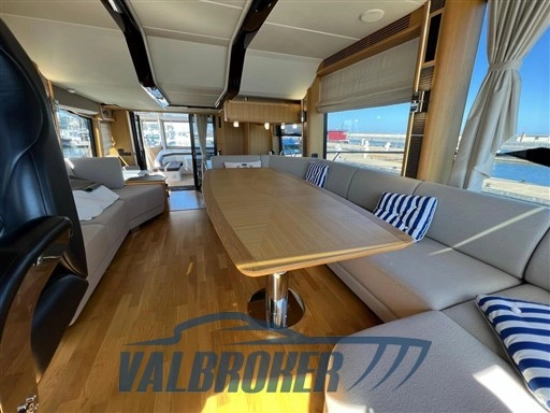 Galeon 680 FLY d’occasion à vendre