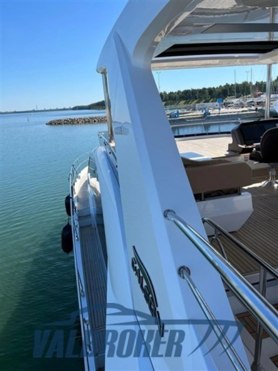 Galeon 680 FLY d’occasion à vendre