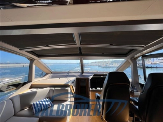 Galeon 680 FLY d’occasion à vendre