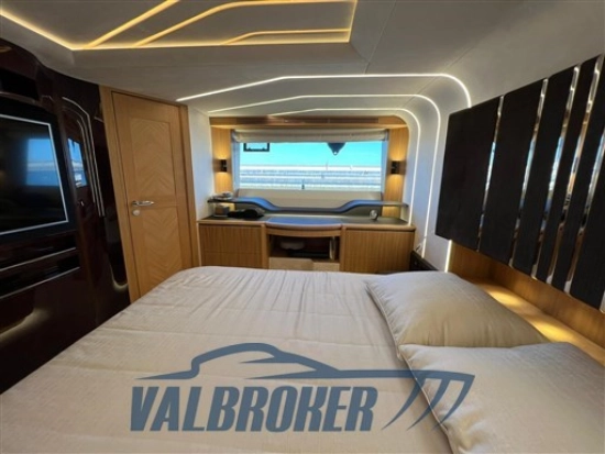 Galeon 680 FLY d’occasion à vendre