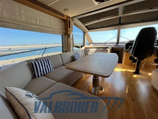 Galeon 680 FLY d’occasion à vendre