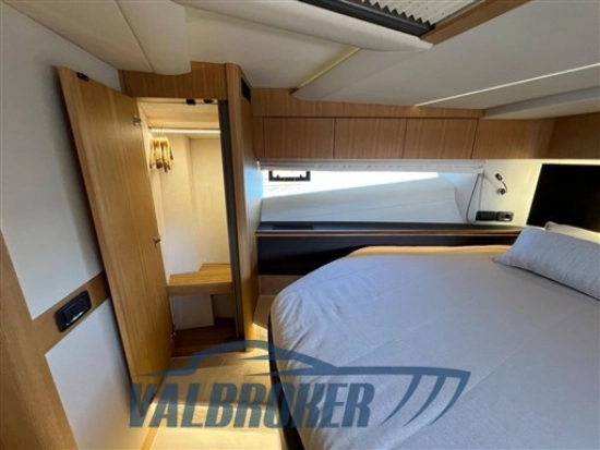 Galeon 680 FLY d’occasion à vendre