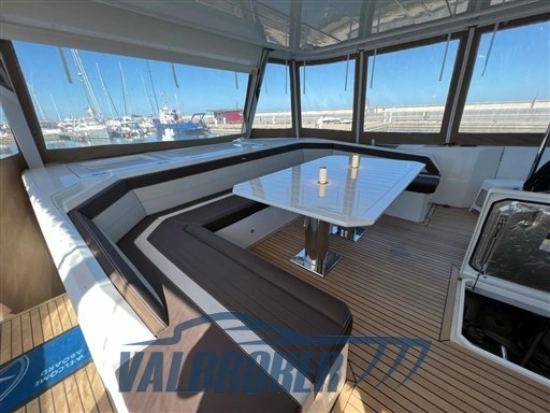 Galeon 680 FLY d’occasion à vendre