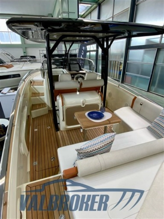 Invictus Yacht GT 280 d’occasion à vendre