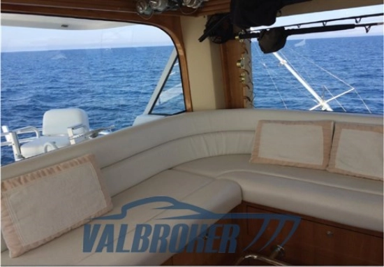 Hatteras Yachts 70 Convertible d’occasion à vendre