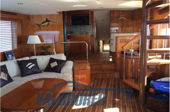 Hatteras Yachts 70 Convertible d’occasion à vendre