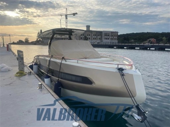 Invictus Yacht GT320 neuf à vendre