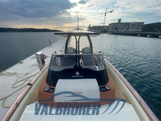 Invictus Yacht GT320 neuf à vendre