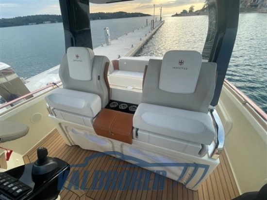 Invictus Yacht GT320 neuf à vendre