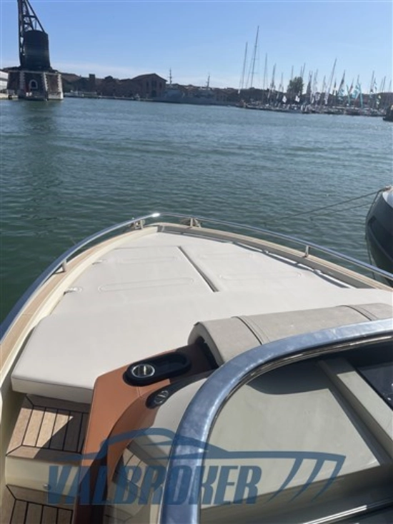 Invictus Yacht GT320 neuf à vendre