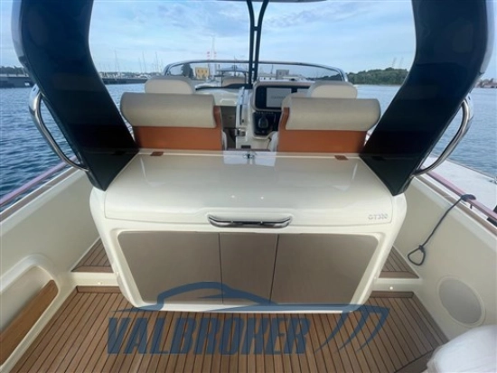 Invictus Yacht GT320 d’occasion à vendre