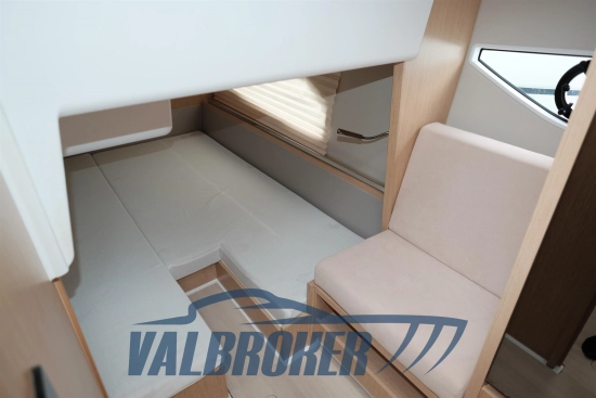 Sealine C335V preowned for sale