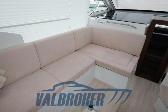 Sealine C335V preowned for sale