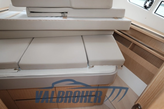 Sealine C335V preowned for sale
