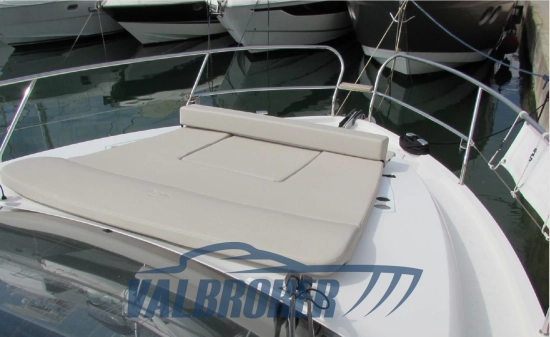 Sealine C335V preowned for sale