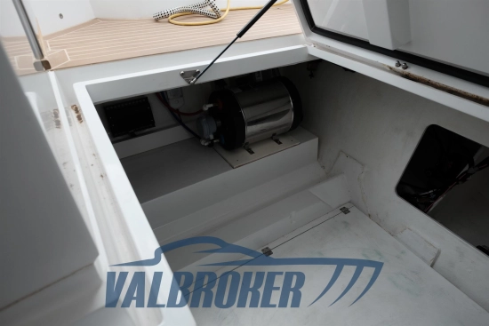 Sealine C335V preowned for sale