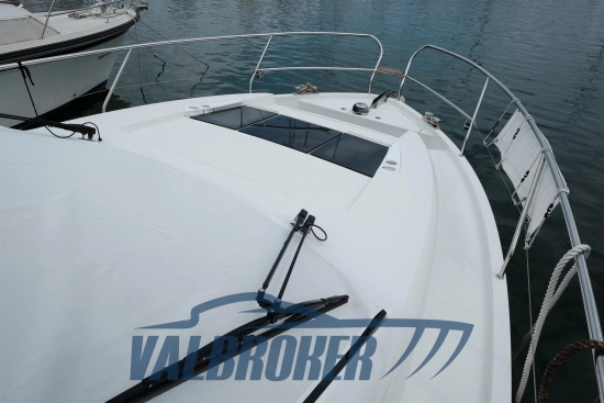 Sealine C335V preowned for sale