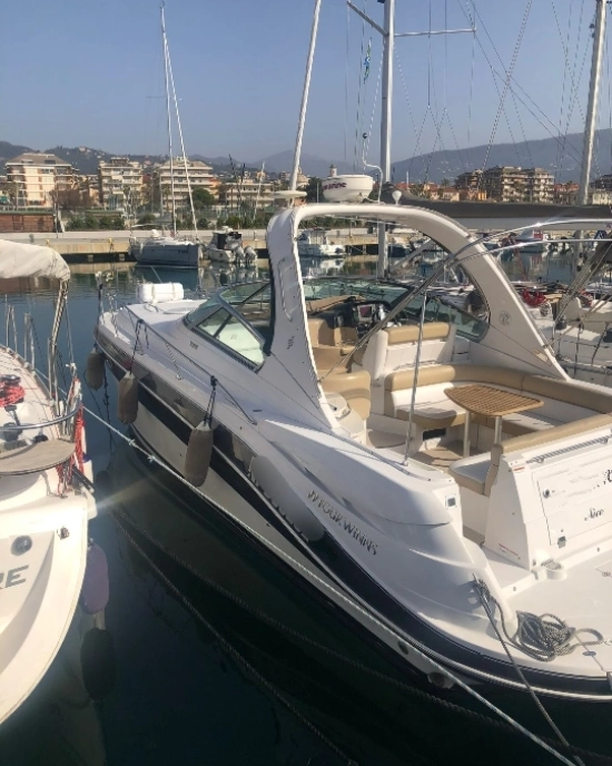 Four Winns Vista 358 preowned for sale