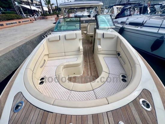 Chris Craft Launch GT 35 preowned for sale