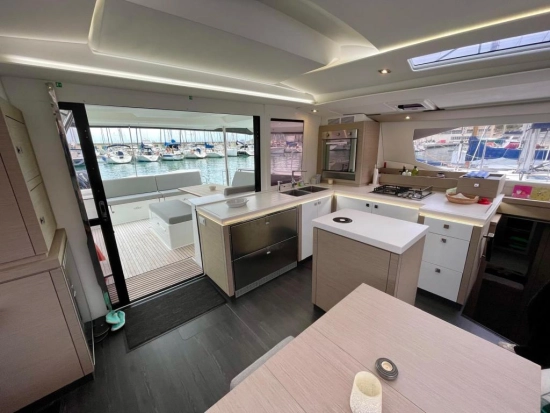 Fountaine Pajot Saona 47 gebraucht zum verkauf