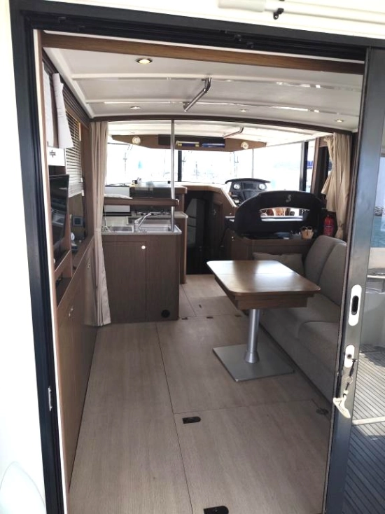 Beneteau Swift Trawler 44 gebraucht zum verkauf