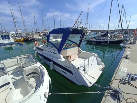 Rinker Fiesta 260 preowned for sale