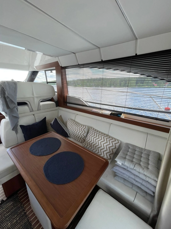 Bavaria Yachts Virtess 420 Fly preowned for sale