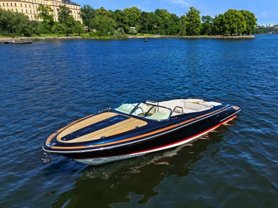 Chris Craft Corsair 30 preowned for sale