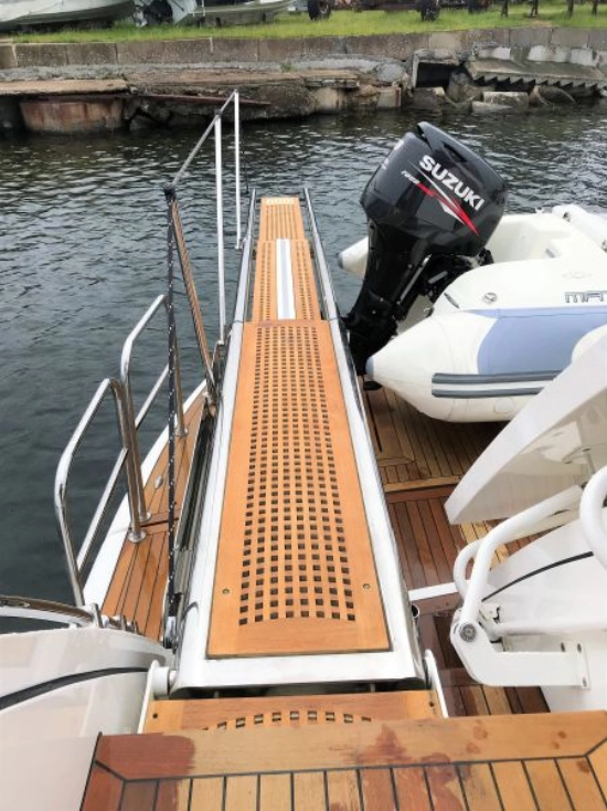 Fairline Squadron 78 preowned for sale