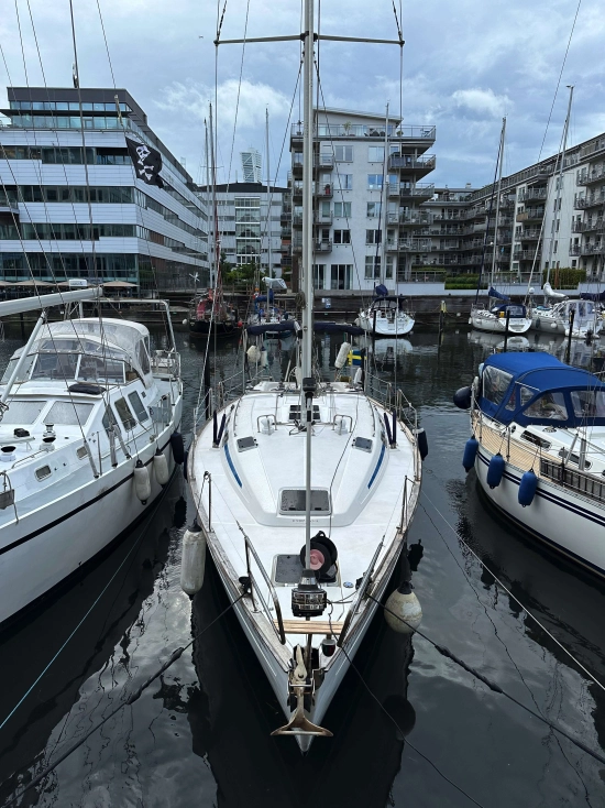 Bavaria Yachts 42 Cruiser preowned for sale