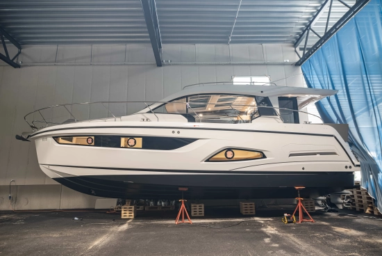 Sealine C390 gebraucht zum verkauf