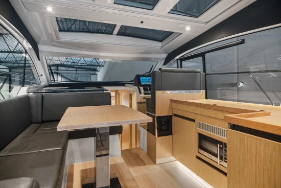 Sealine C390 gebraucht zum verkauf