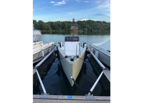 Smartboat 23 preowned for sale