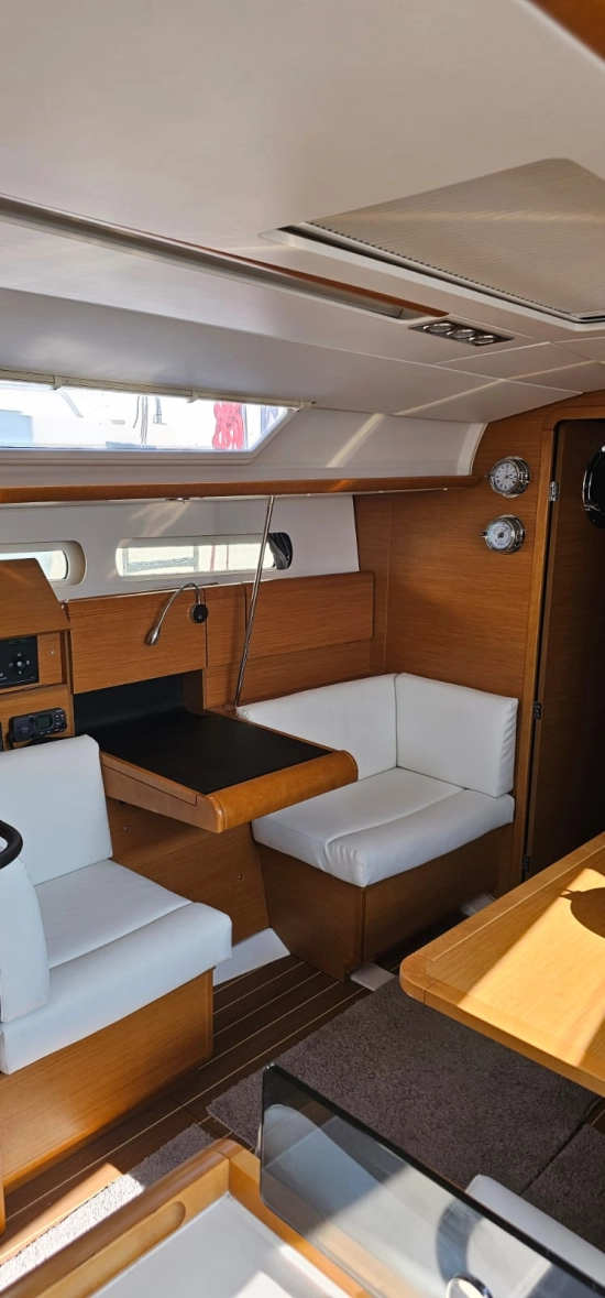 Jeanneau Sun Odyssey 409 preowned for sale