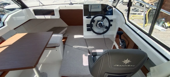 Jeanneau Merry Fisher 605 preowned for sale