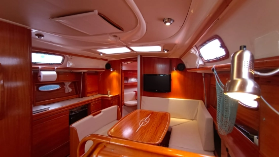 Bavaria Yachts 39 cruiser preowned for sale