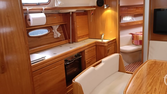 Bavaria Yachts 39 cruiser preowned for sale