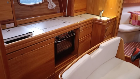 Bavaria Yachts 39 cruiser preowned for sale