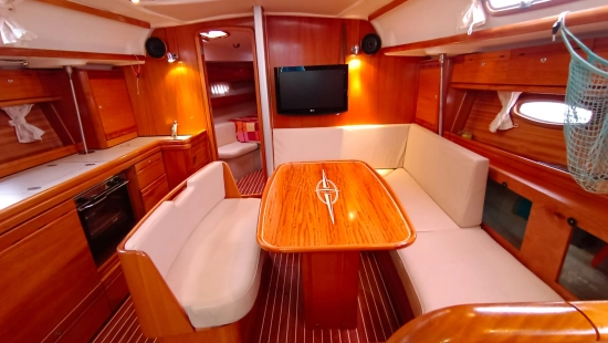 Bavaria Yachts 39 cruiser preowned for sale