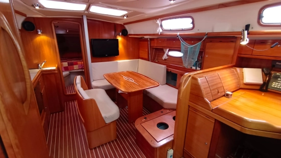 Bavaria Yachts 39 cruiser preowned for sale