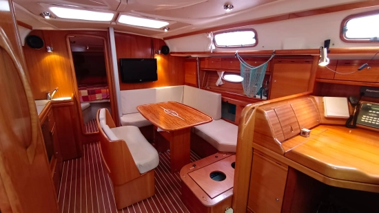 Bavaria Yachts 39 cruiser preowned for sale