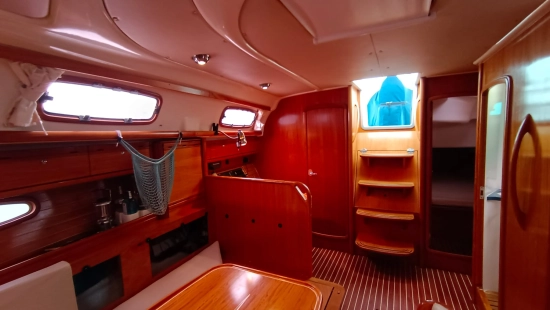 Bavaria Yachts 39 cruiser preowned for sale